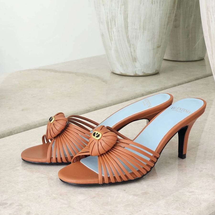 كعب فالنتينو Valentino