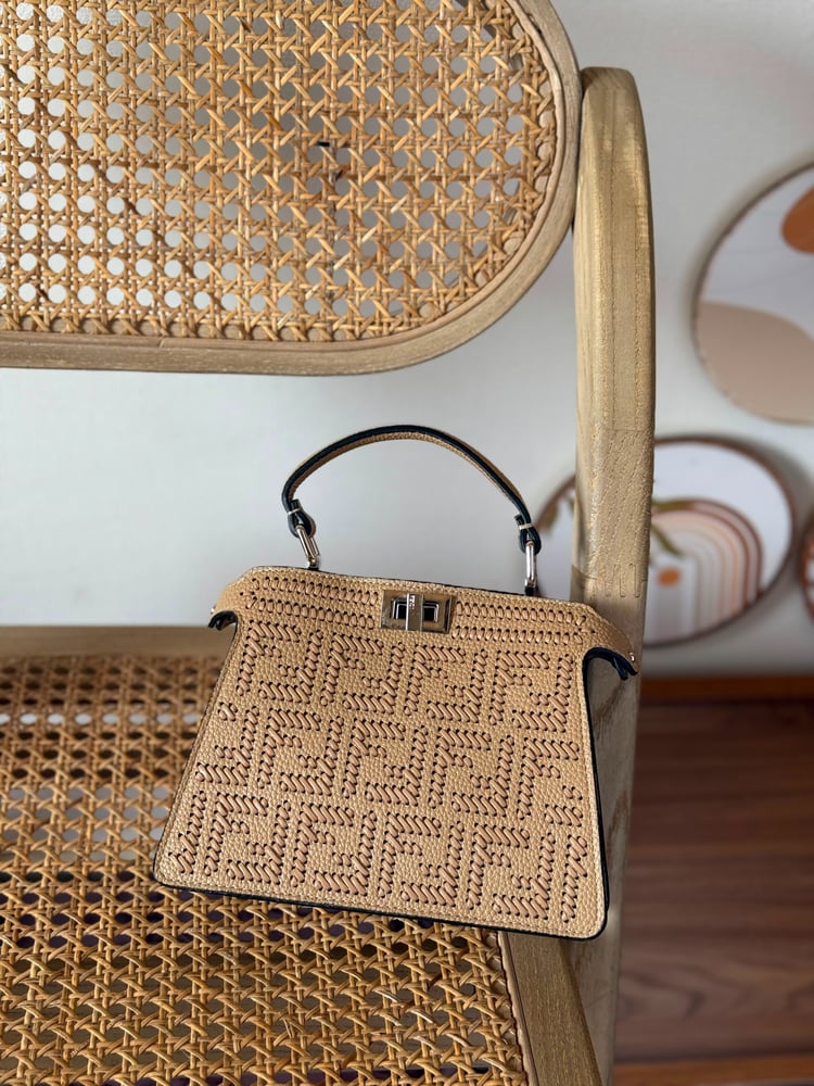 شنطة فندي Fendi بيكابو