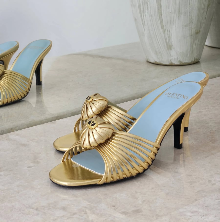 كعب فالنتينو Valentino