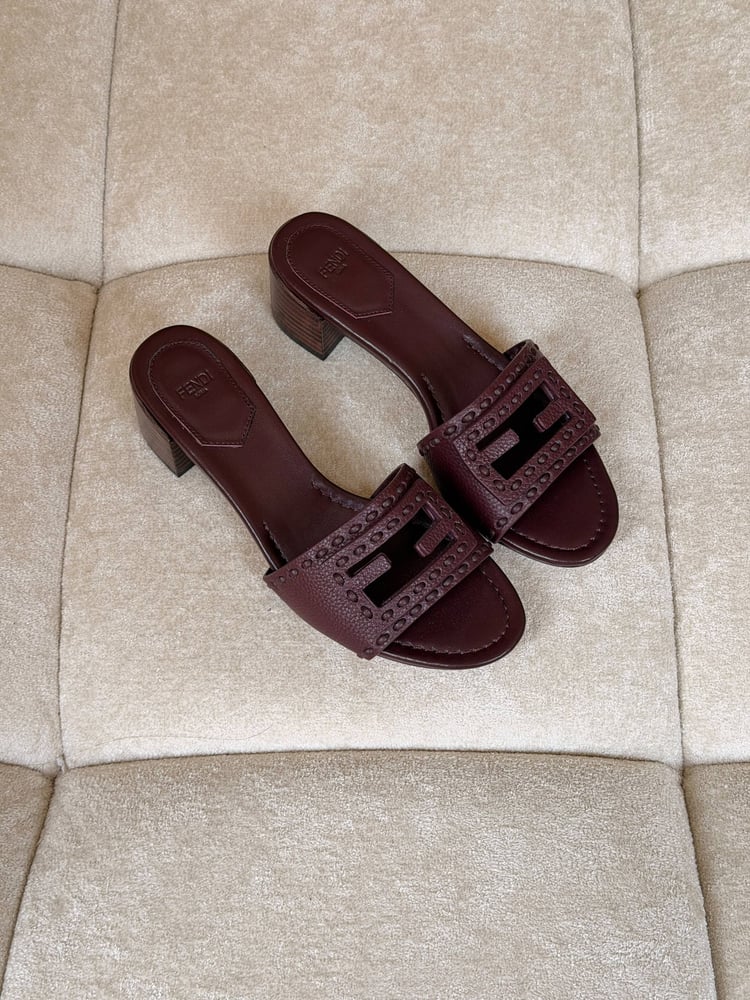 كعب فندي سليبر FENDI