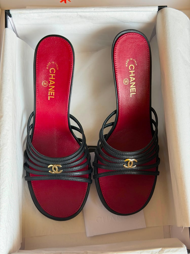 كعب شانيل CHANEL ميول