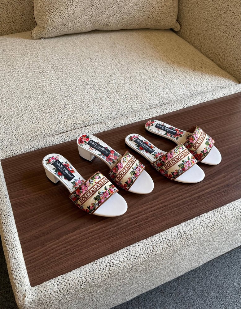 كعب دولتشي DOLCE & GABBANA تطريز