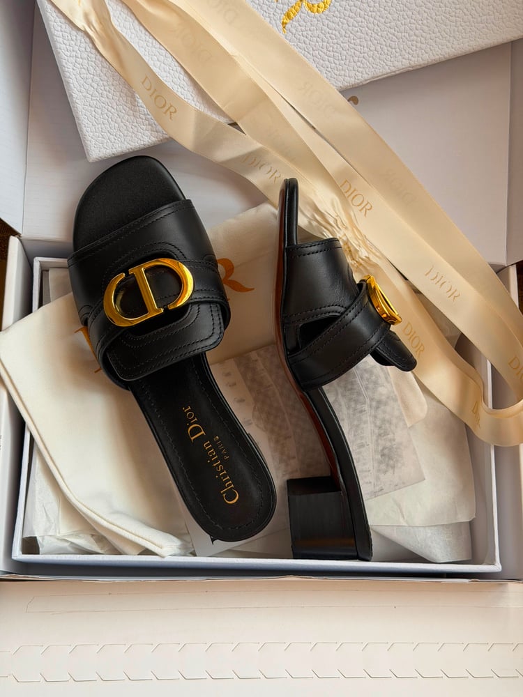 حذاءصندل كعب ديور Dior