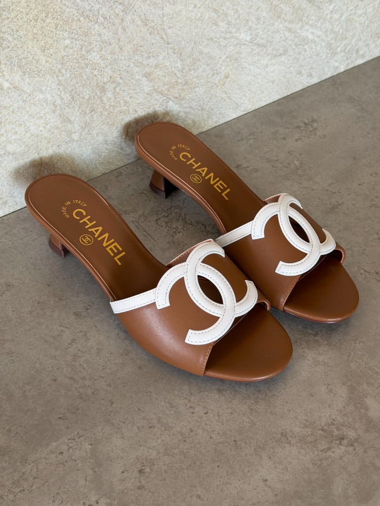 كعب شانيل CHANEL ميول