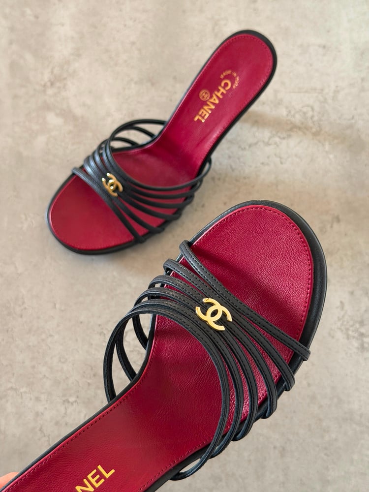 كعب شانيل CHANEL ميول