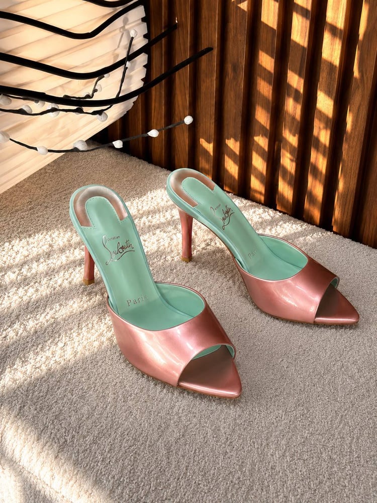 كعب كريستيان لوبوتان ميول Christian Louboutin