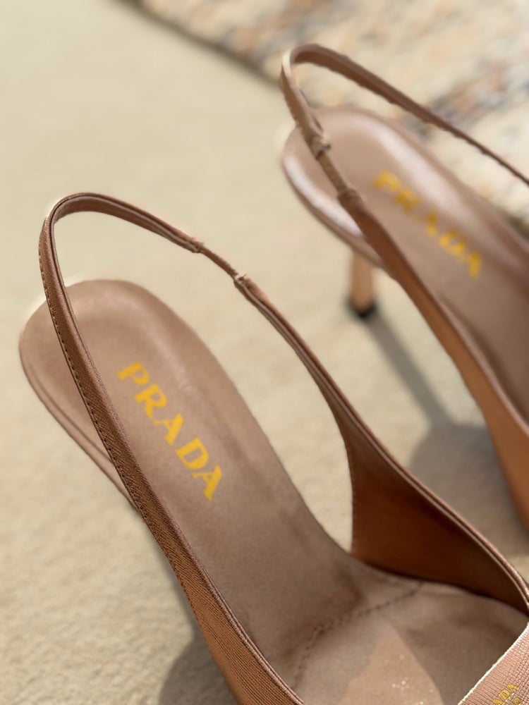 كعب برادا Prada