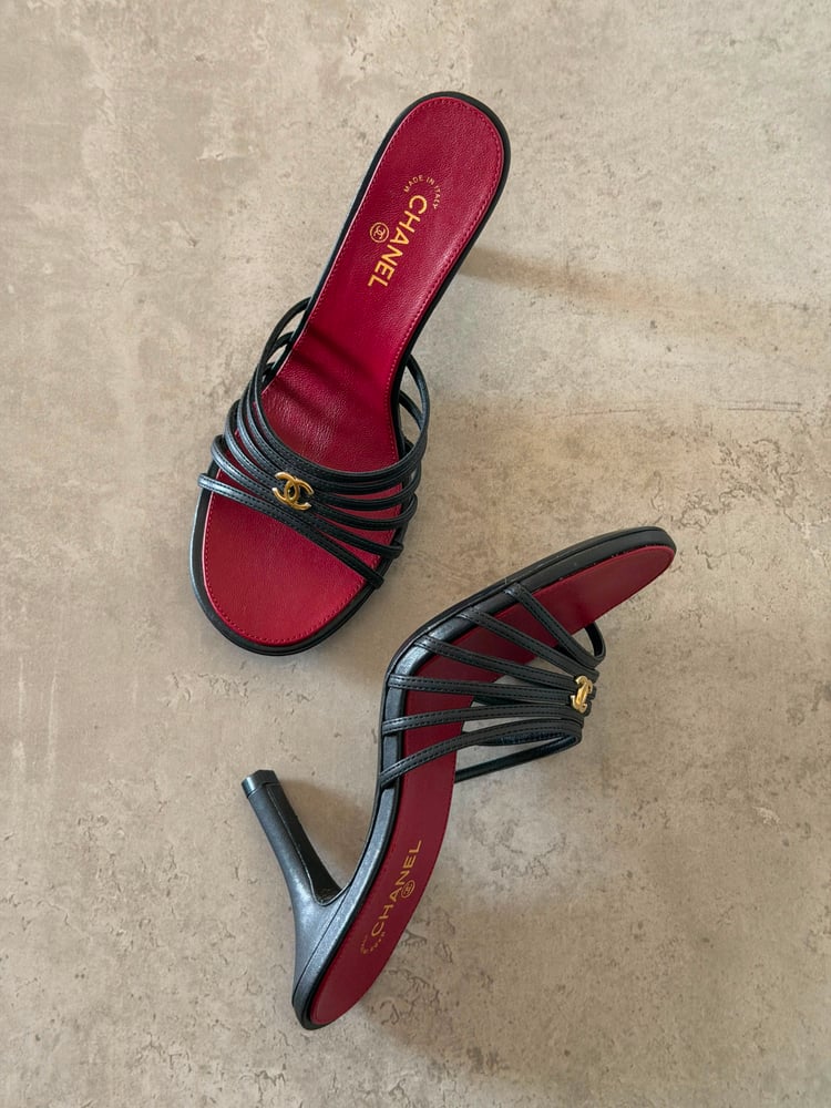 كعب شانيل CHANEL ميول