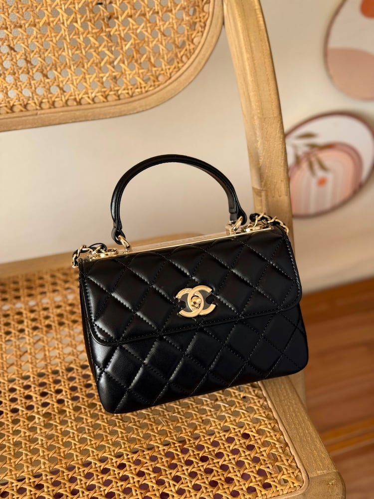 حقيبة شانيل CHANEL تريندي بمقبض علوي