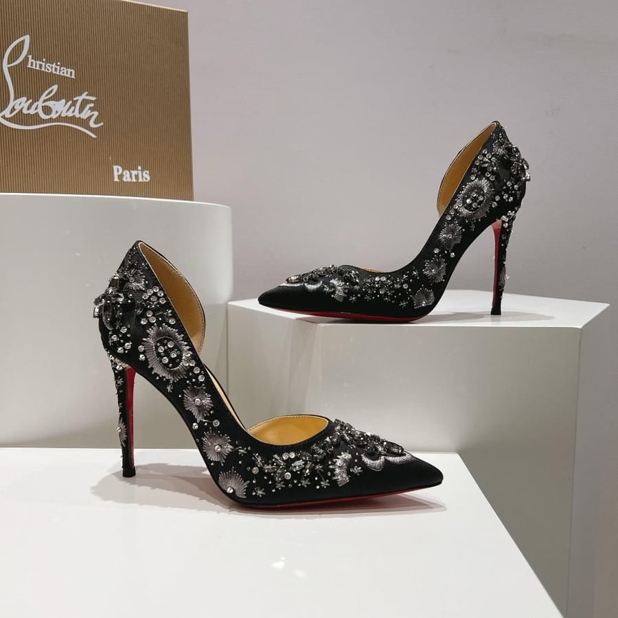 حذاء كريستيان لوبوتان كعب فاخر – Christian Louboutin