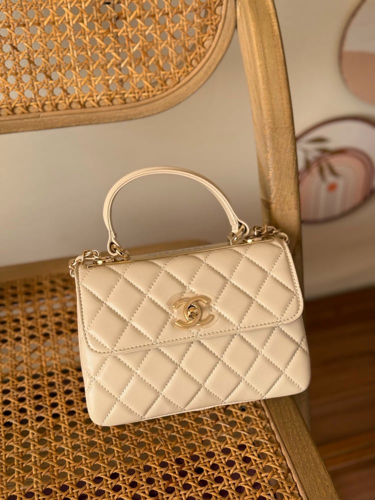 حقيبة شانيل CHANEL تريندي بمقبض علوي