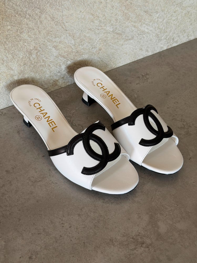 كعب شانيل CHANEL ميول