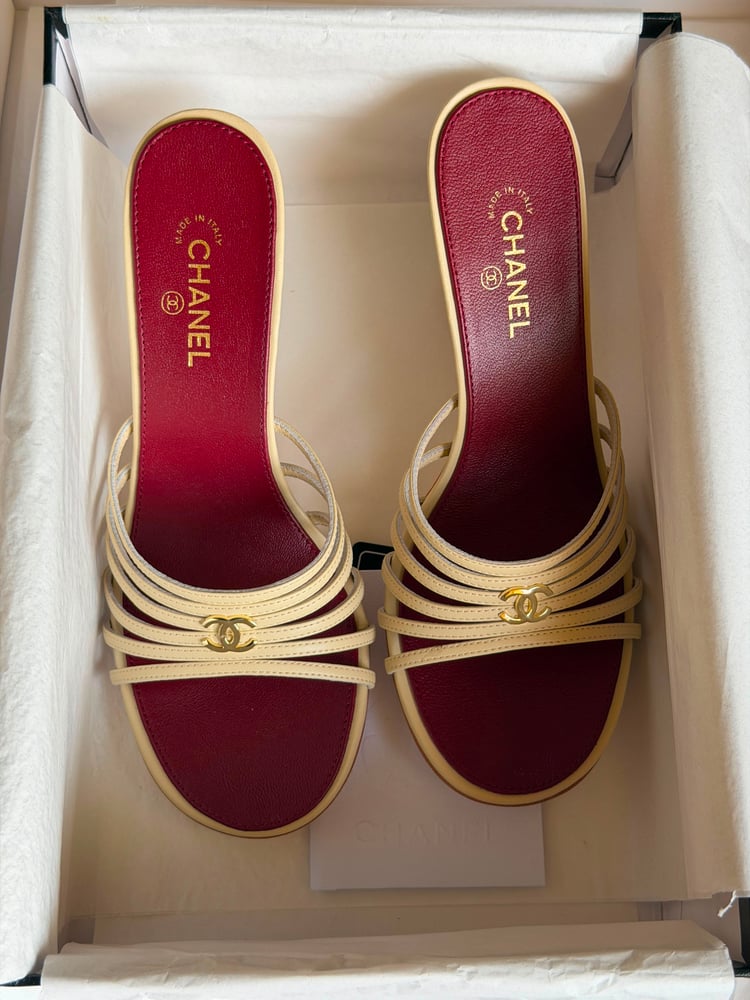 كعب شانيل CHANEL ميول
