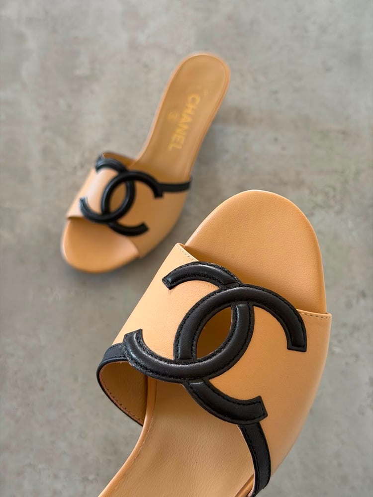 كعب شانيل CHANEL ميول