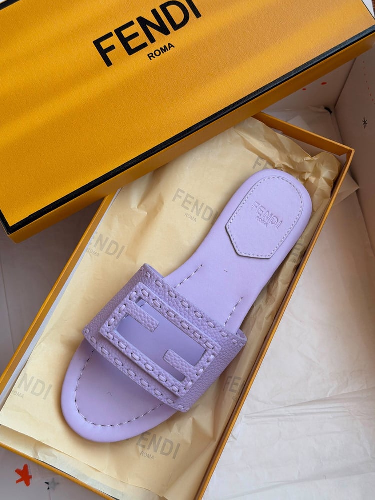 سليبر فندي FENDI شعار