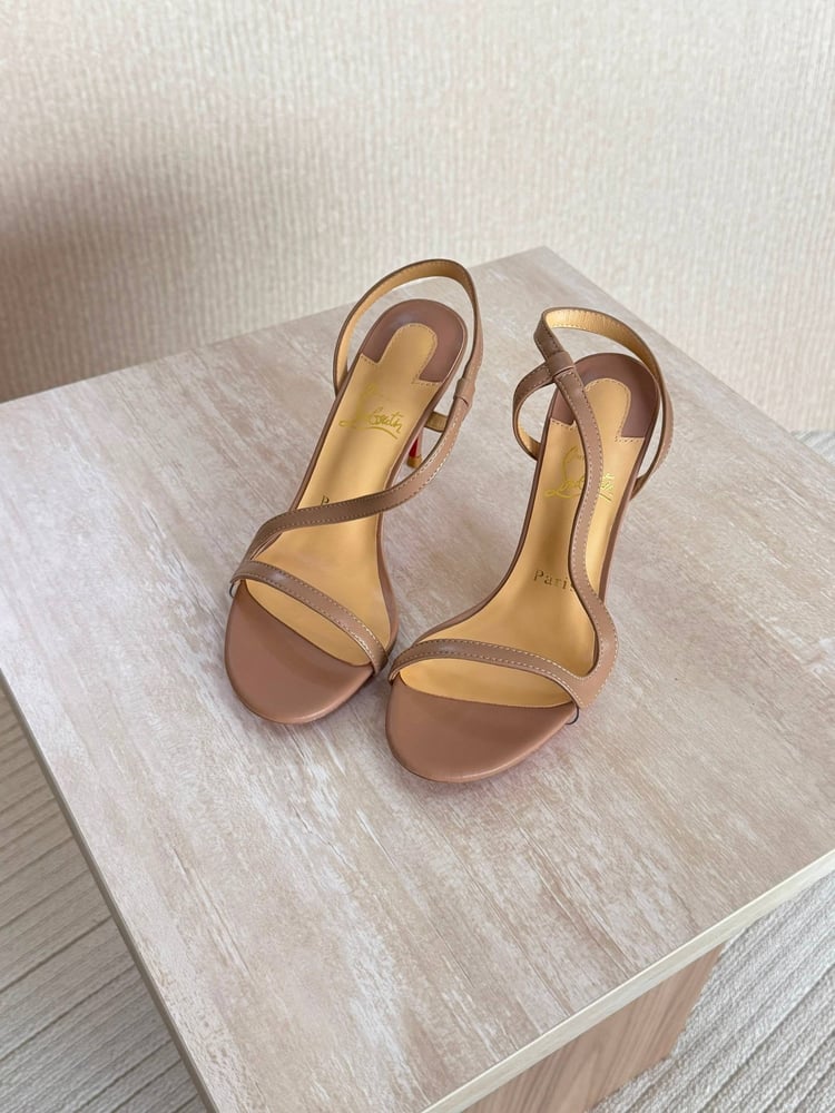 كعب كريستيان لوبوتان Christian Louboutin