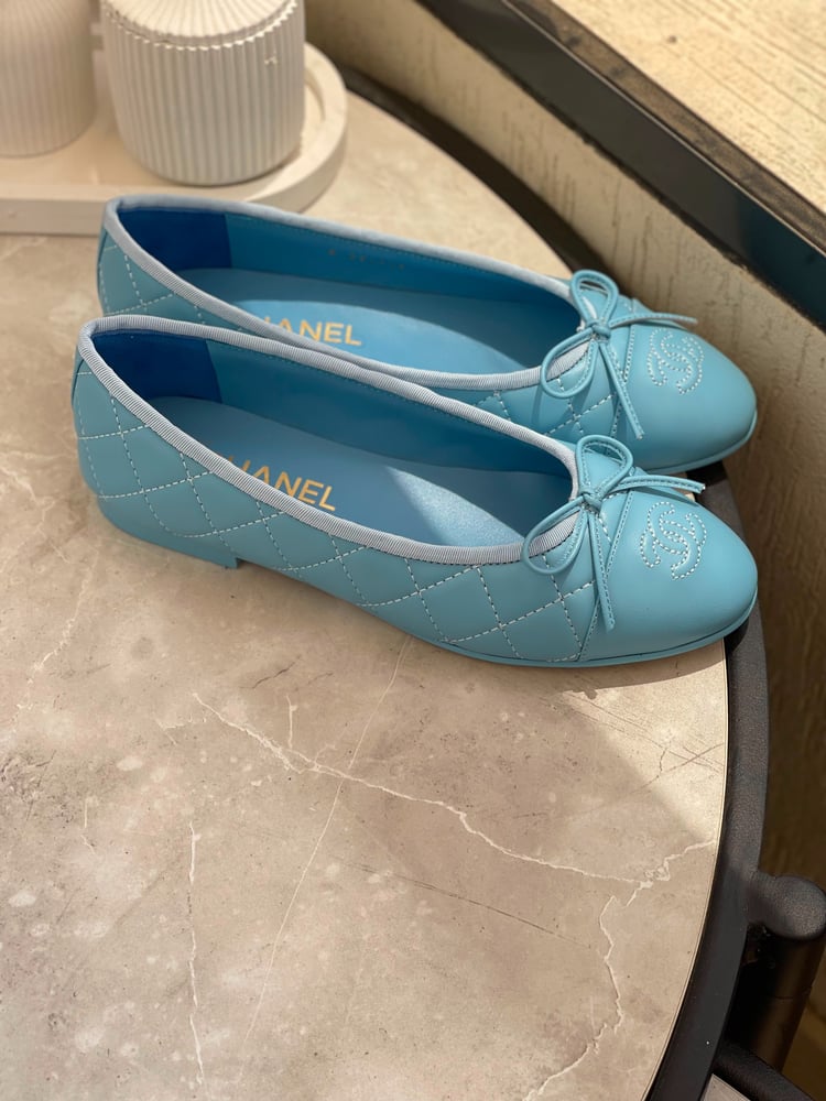 حذاء باليرينا شانيل CHANEL