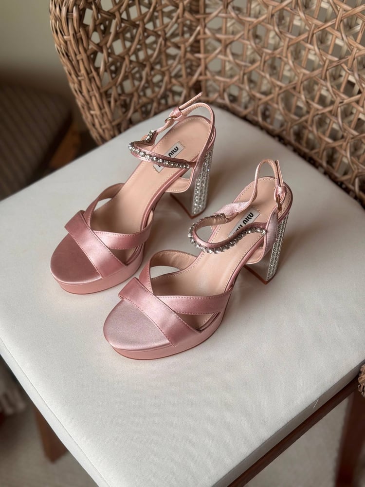 كعب ميو ميو Miu Miu