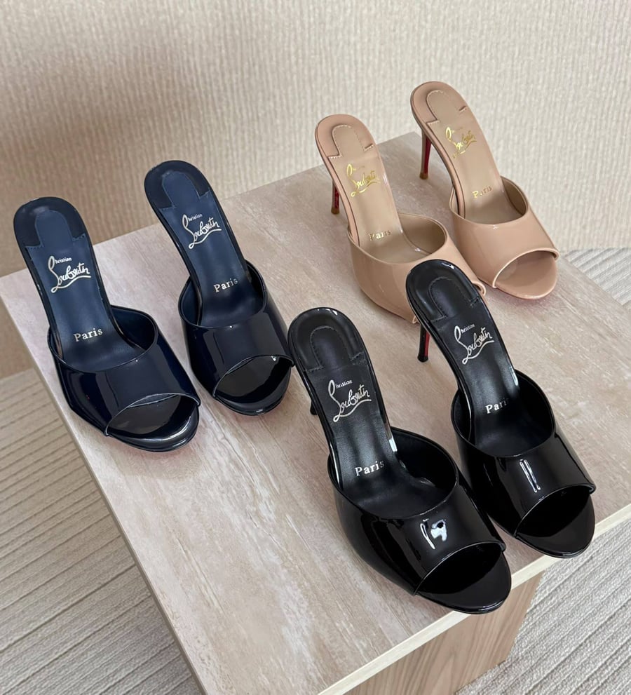 كعب لوبوتان لمعة LOUBOUTIN