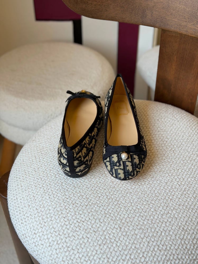 فلات ديور فيونكة DIOR