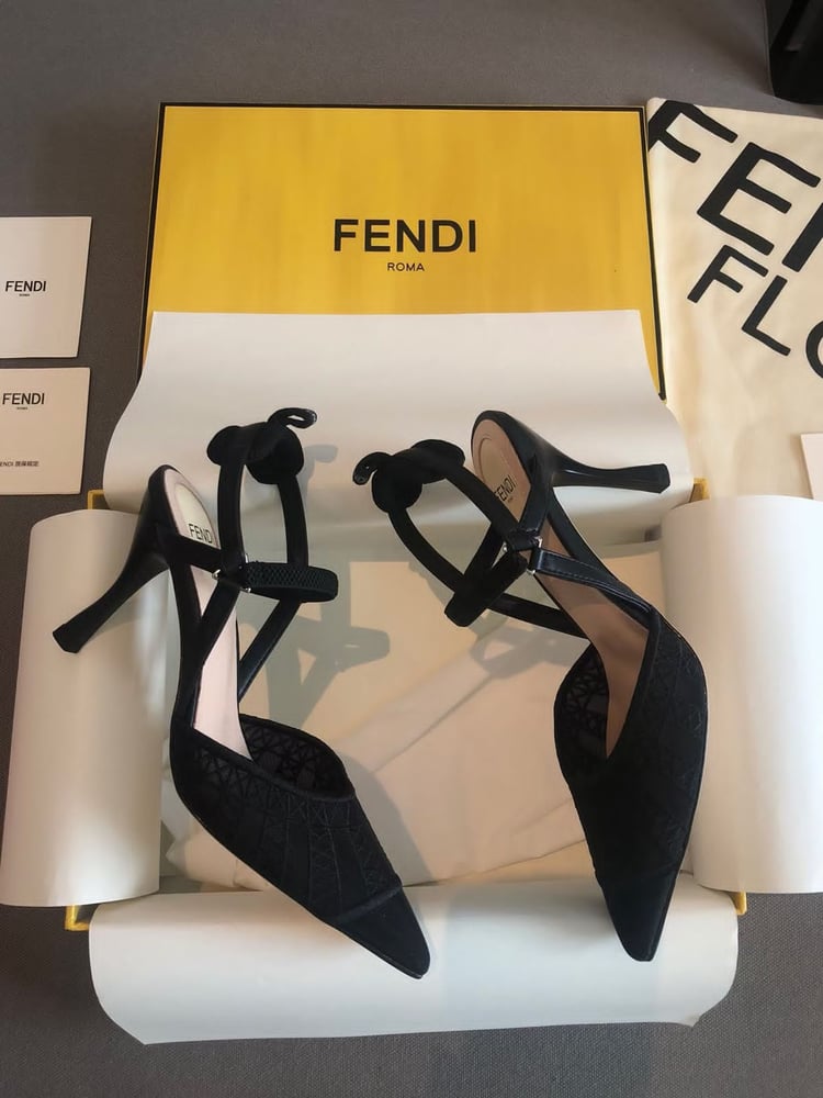 حذاء بكعب فندي FENDI Slingback