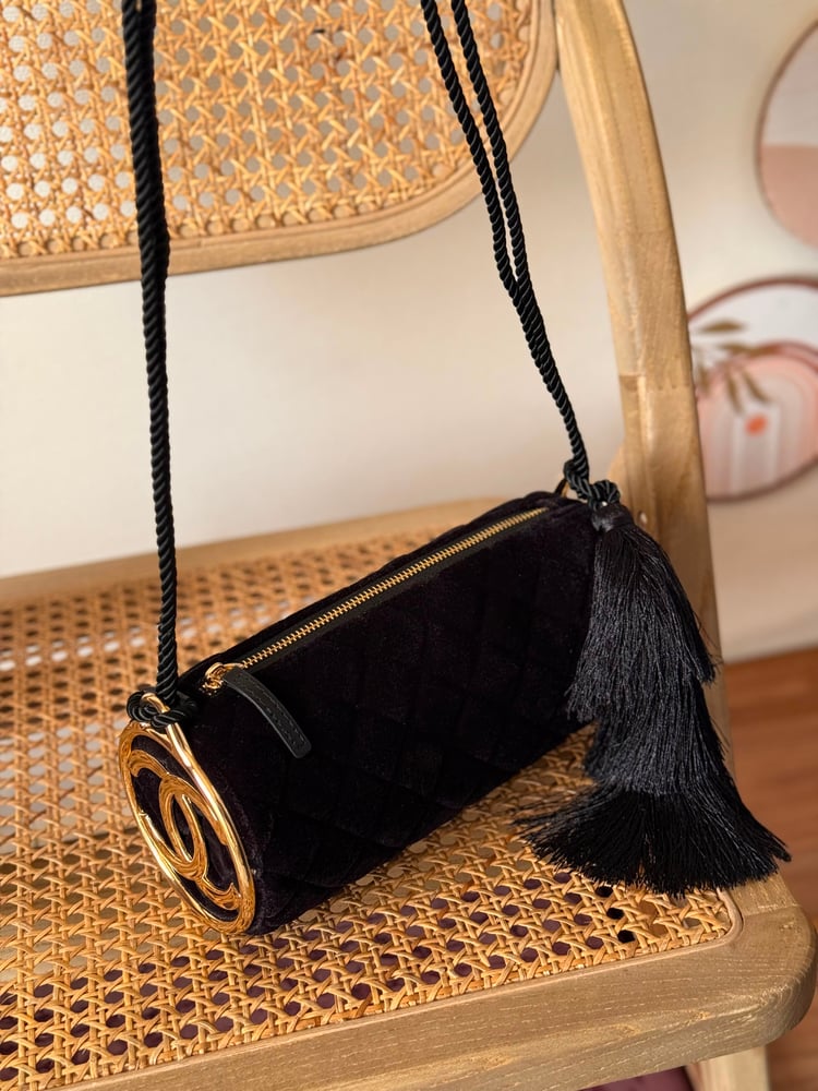 حقيبة شانيل CHANEL أسطوانية مبطنة