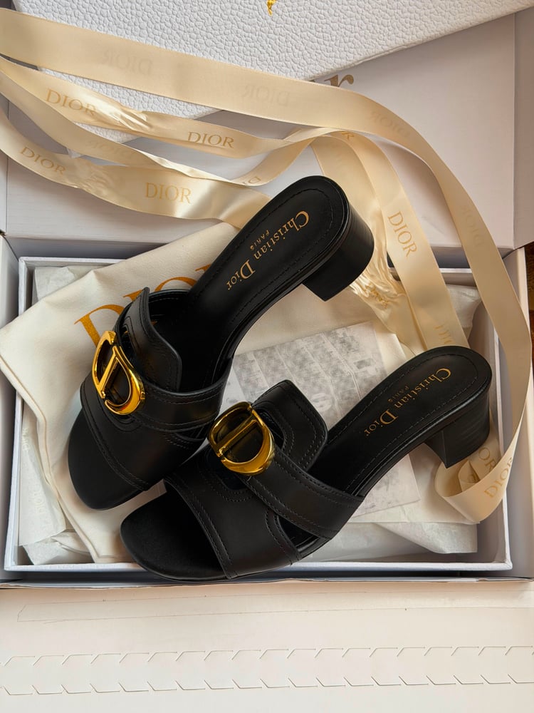 حذاءصندل كعب ديور Dior