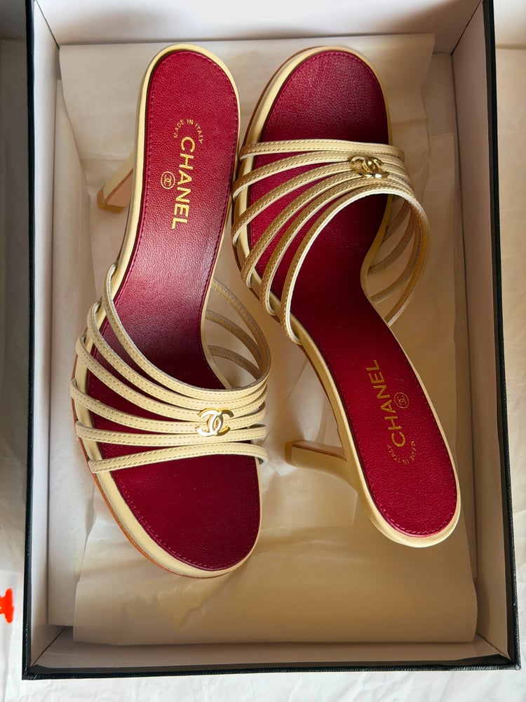 كعب شانيل CHANEL ميول