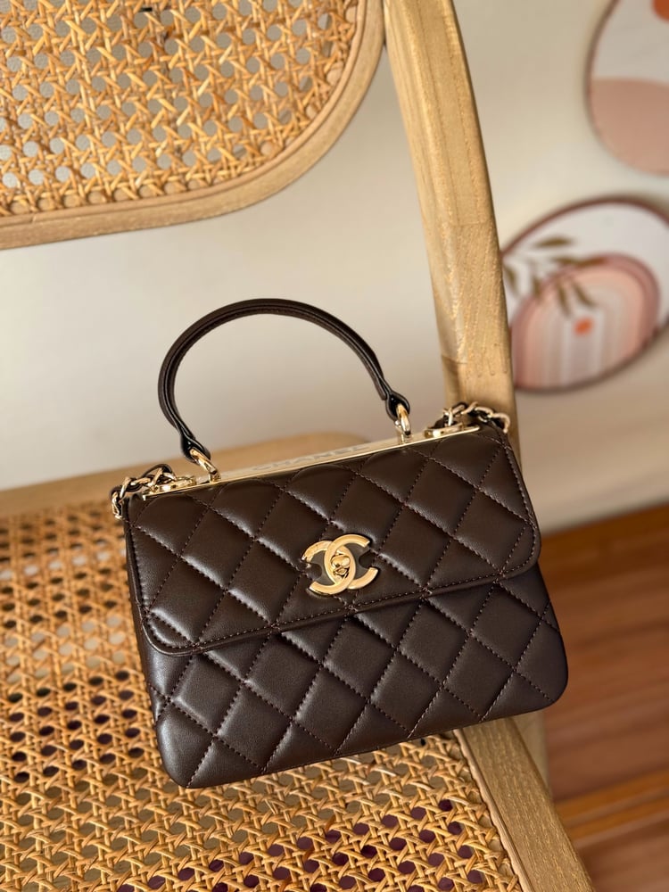 حقيبة شانيل CHANEL تريندي بمقبض علوي