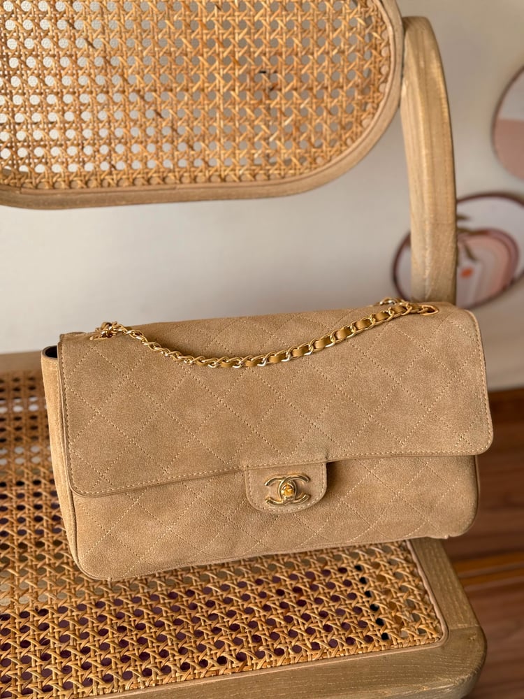 حقيبة شانيل CHANEL كبيرة شامواه مبطنة