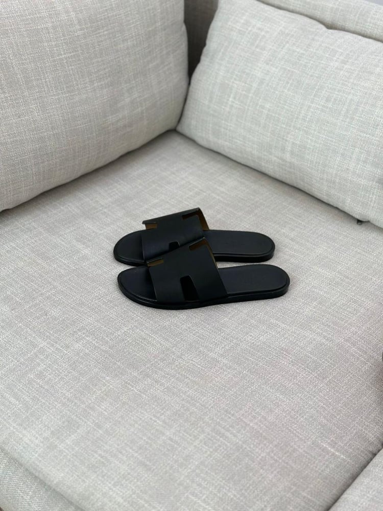 شبشب هيرمس (Hermès) رجالي كلاسيك