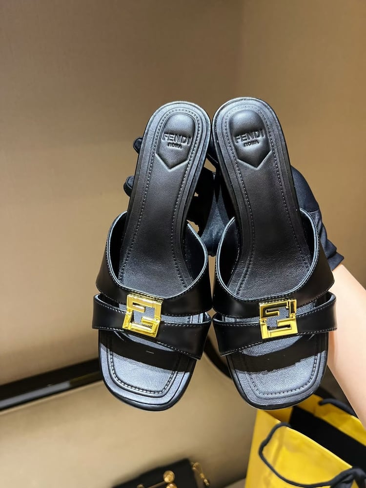 صندل بكعب فندي Fendi Sandal Heel