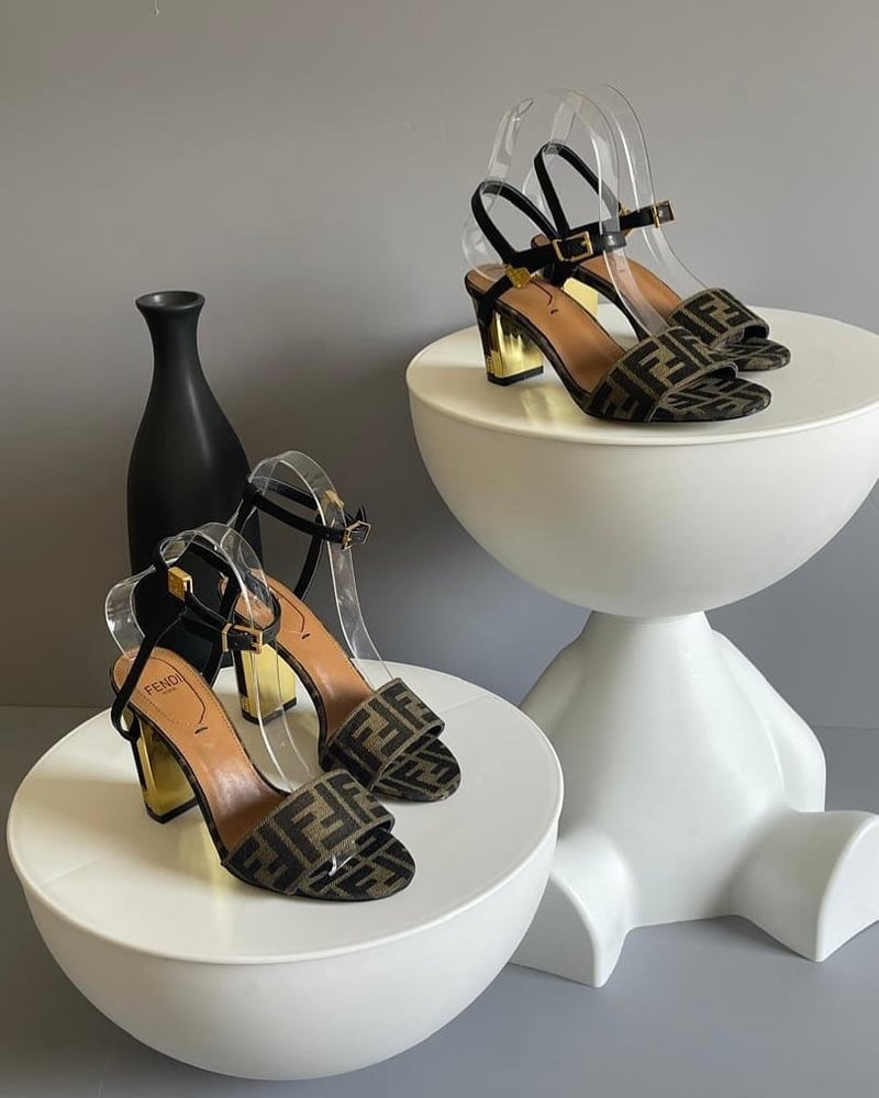 كعب نسائي فيندي Fendi