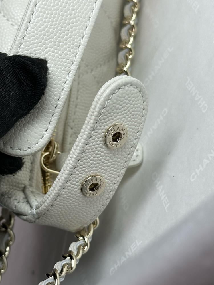 Chanel size 21.5 cm