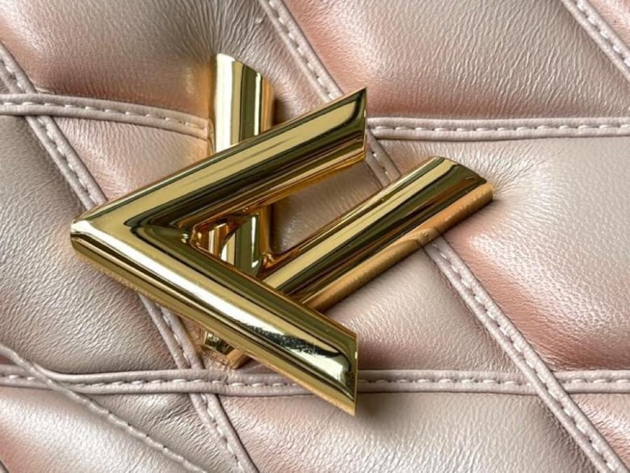 Louis Vuitton size 23 cm