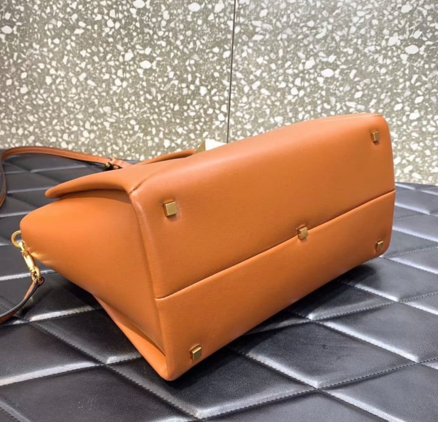 Valentino size 27 cm