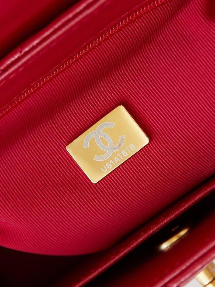 Chanel size 19 cm