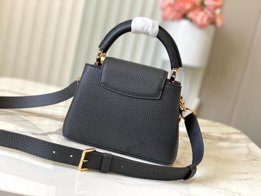 Louis Vuitton size 21 cm