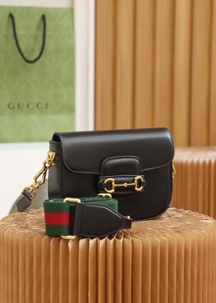 قوتشي مقاس 20.5 cm