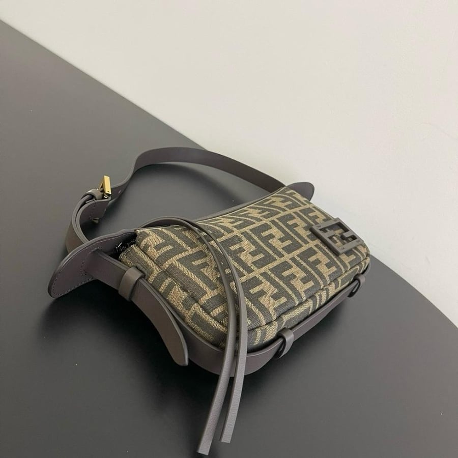 فندي مقاس 22 cm