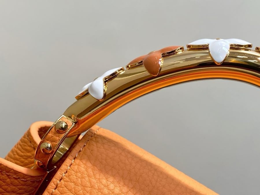 Louis Vuitton size 21 cm