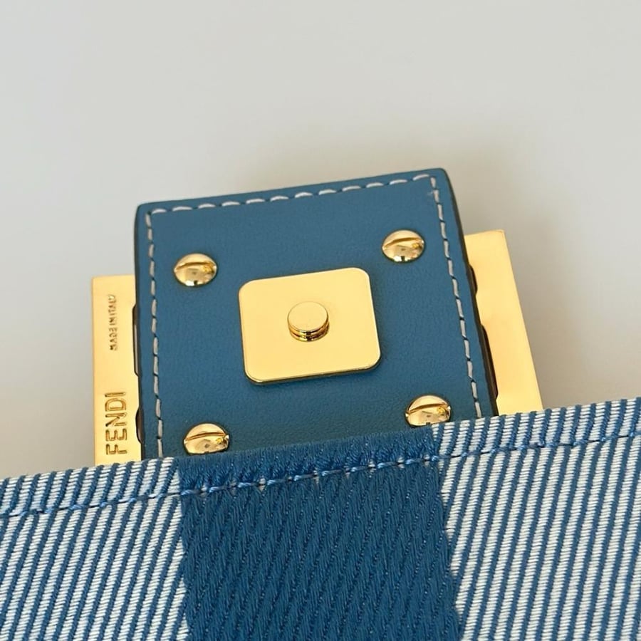 Fendi bag with size 27 cm