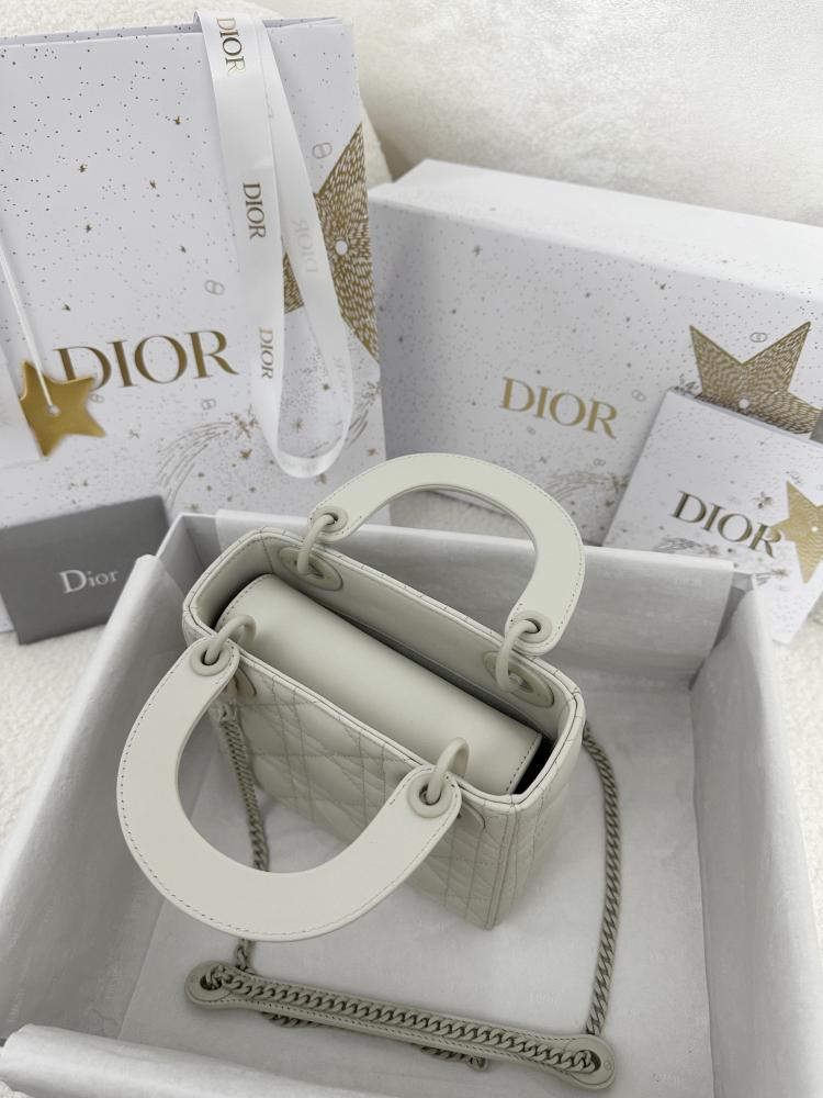 Lady Dior size 17 cm