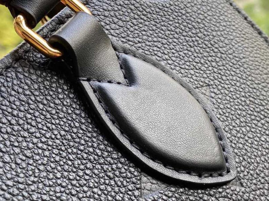 Louis Vuitton size 25 cm