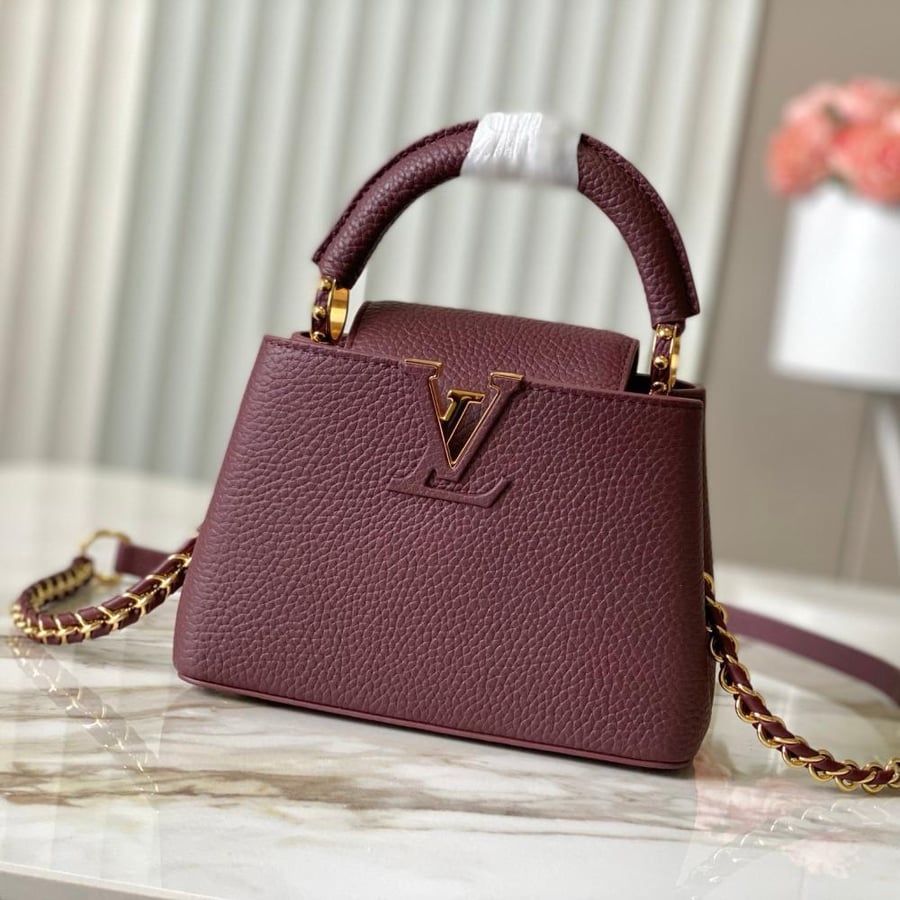 Louis Vuitton size 21 cm