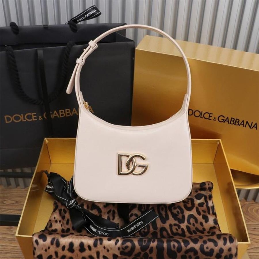 Dolce & Gabbana 22 cm size
