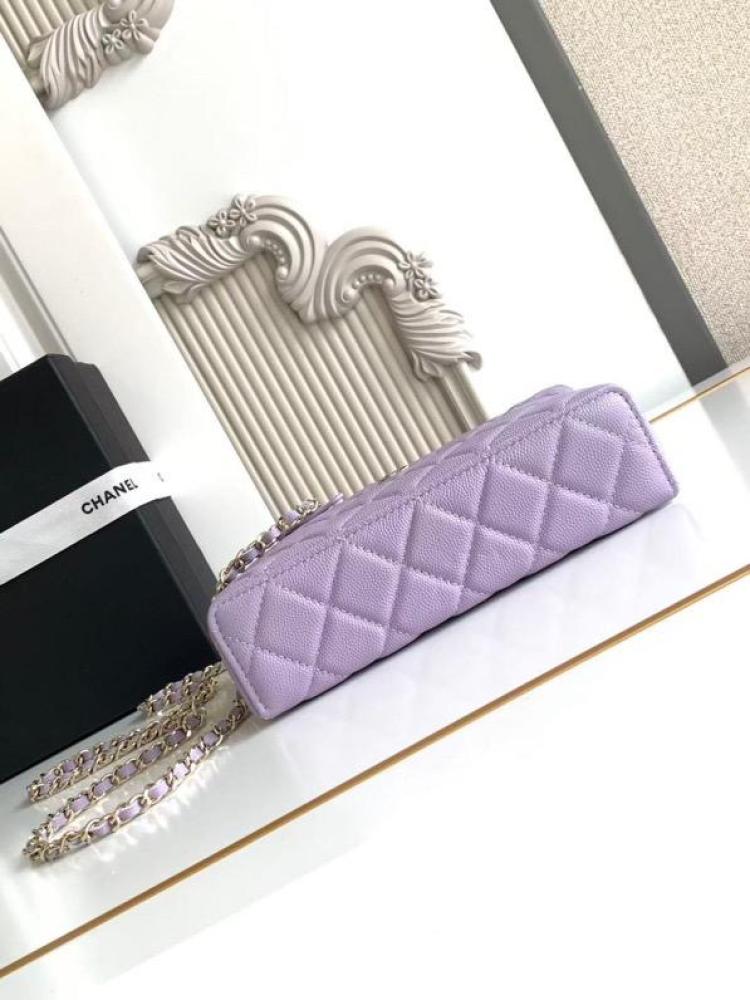 Chanel size 19.5 cm