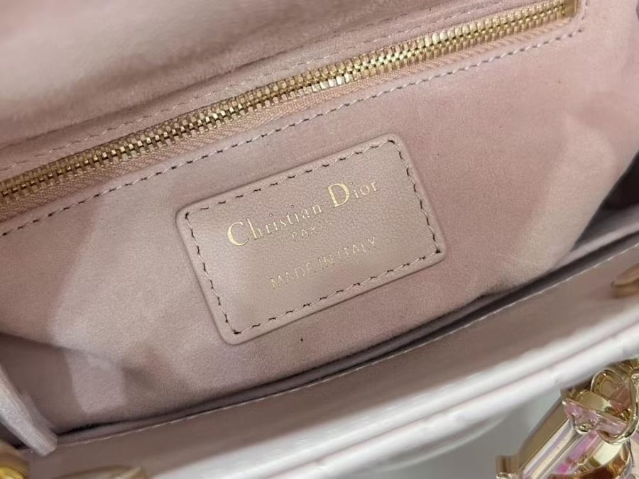 Lady Dior size 20 cm