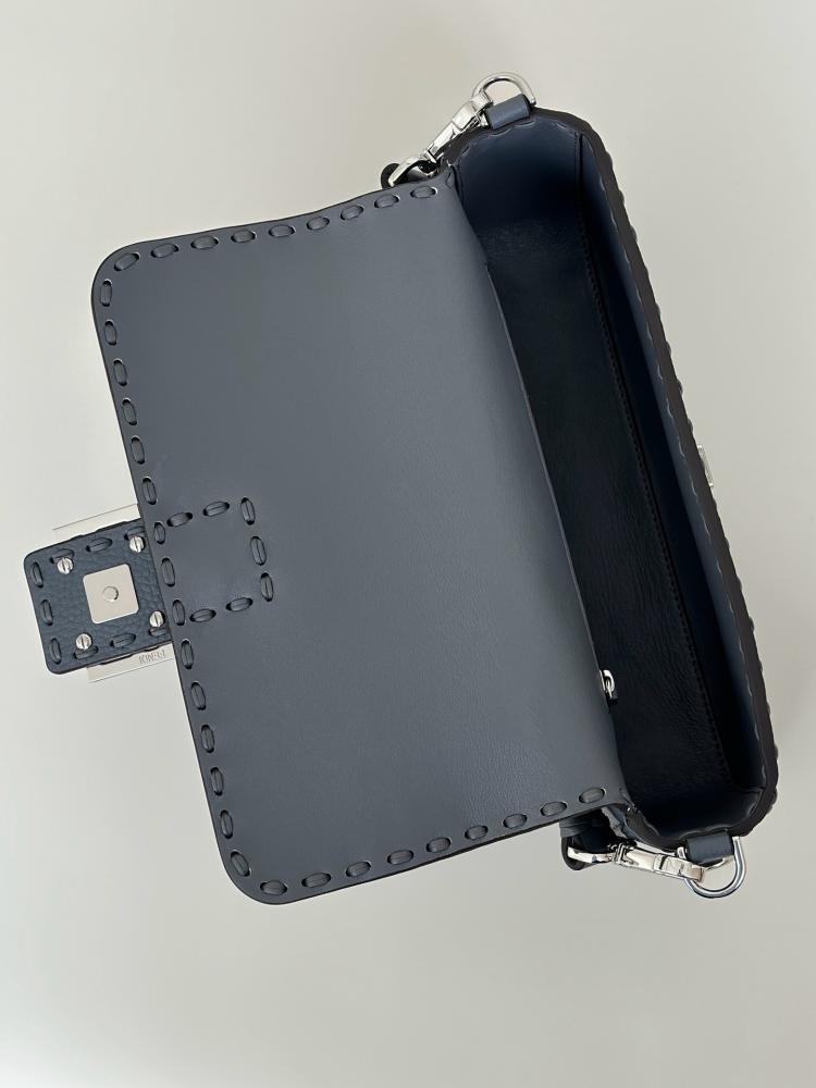 فندي باغيت مقاس 27 cm