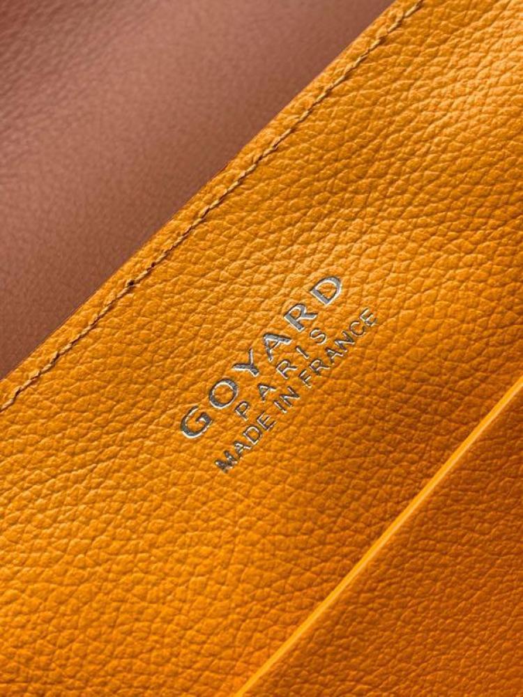 Goyard size 20 cm